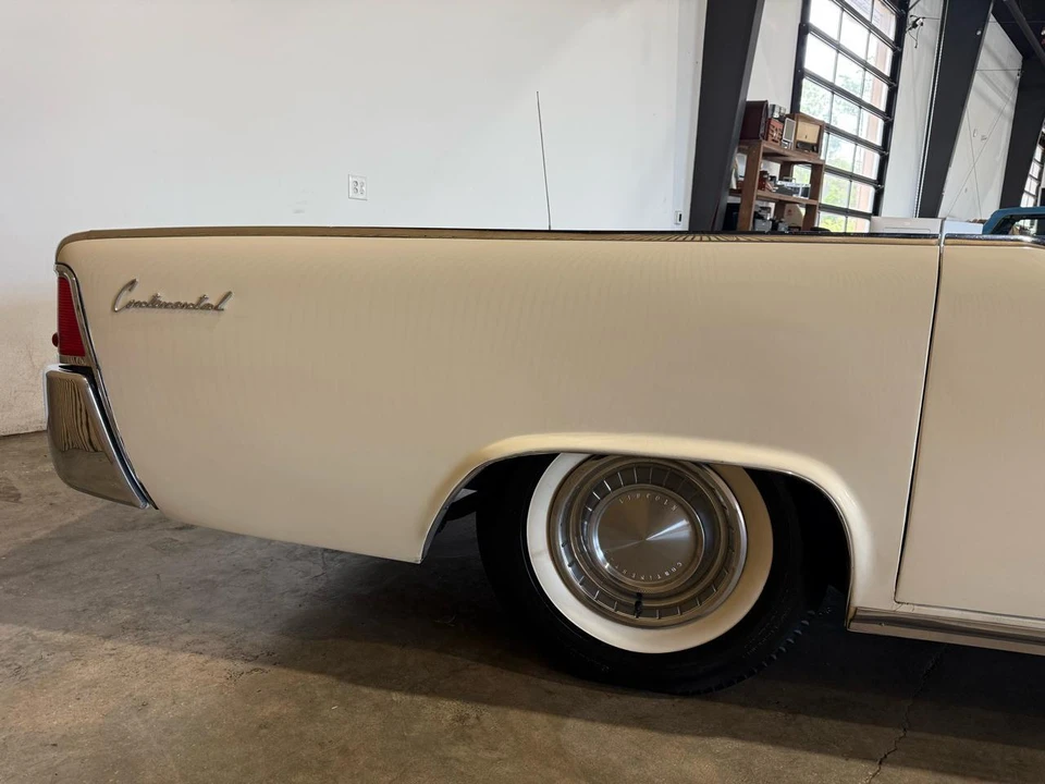 1962 Lincoln Continental 4th Gen - Image 13 of 31
