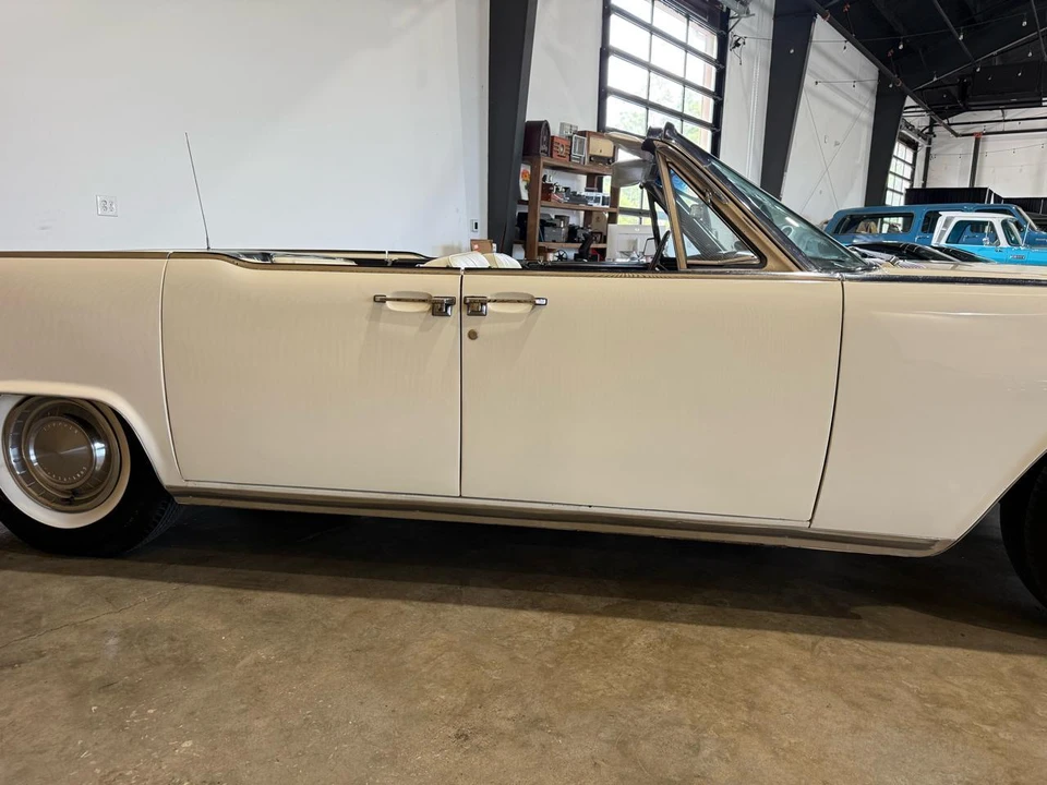 1962 Lincoln Continental 4th Gen - Image 12 of 31