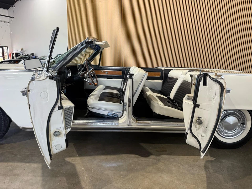 1962 Lincoln Continental 4th Gen - Image 26 of 31