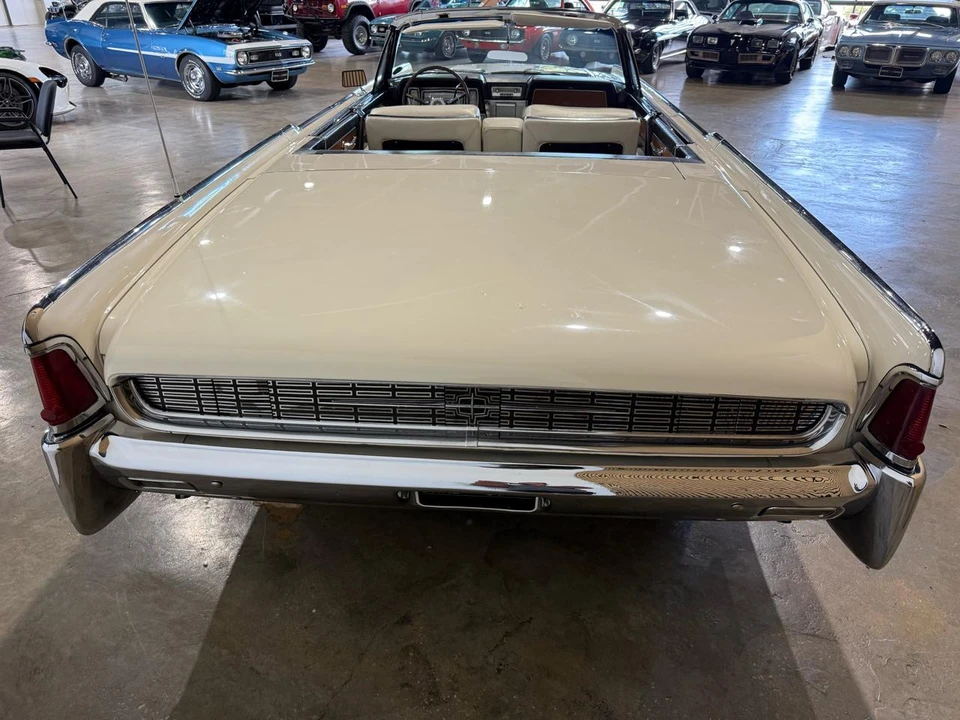 1962 Lincoln Continental 4th Gen - Image 16 of 31