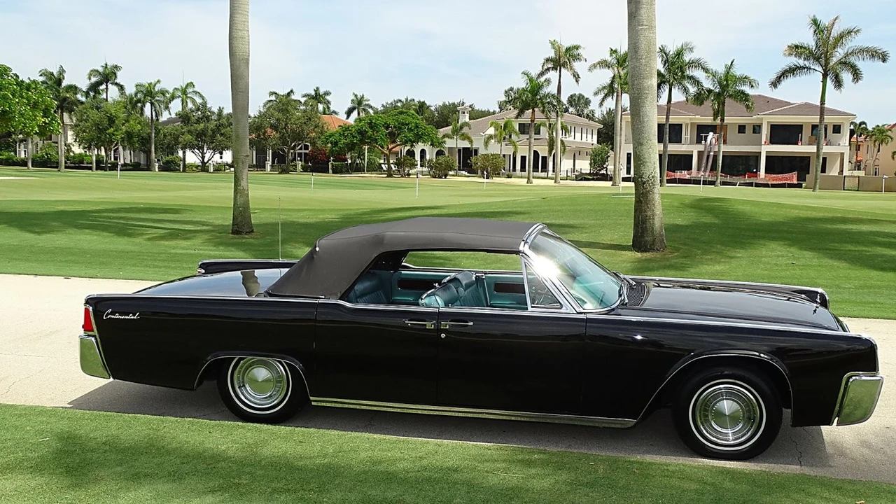 1962 Lincoln Continental 4th Gen - Image 2 of 24