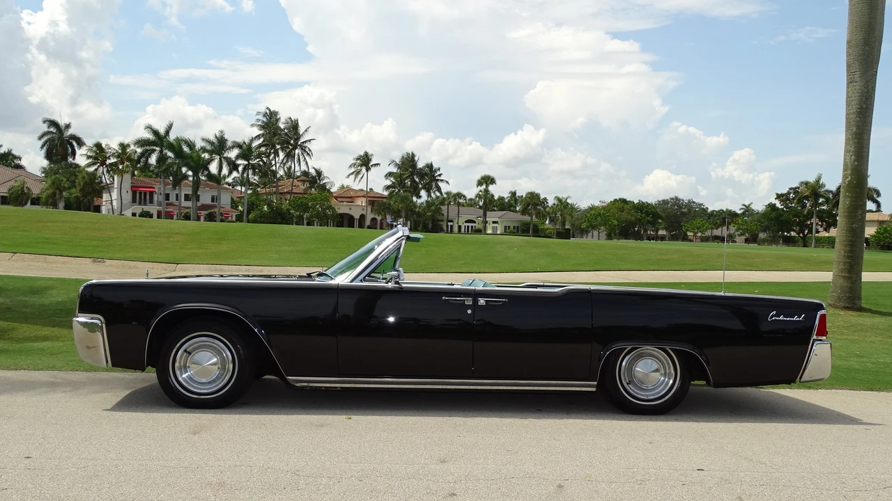 1962 Lincoln Continental 4th Gen - Image 3 of 24