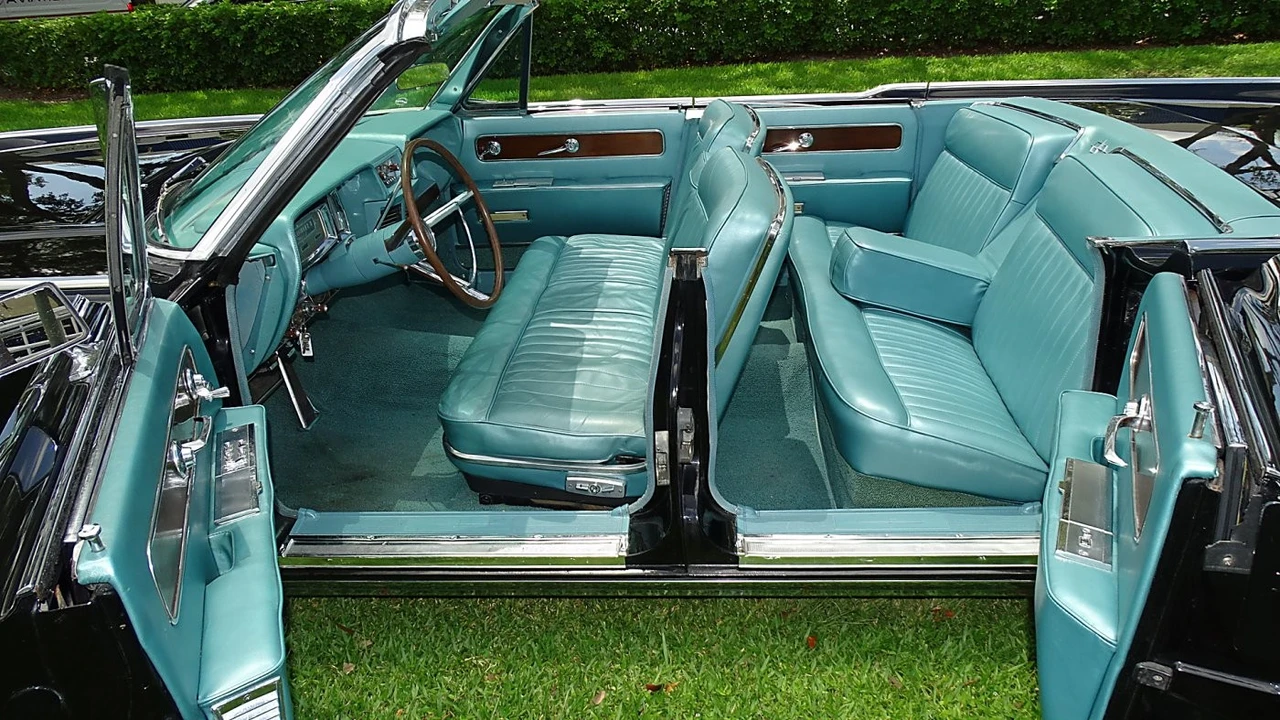 1962 Lincoln Continental 4th Gen - Image 16 of 24