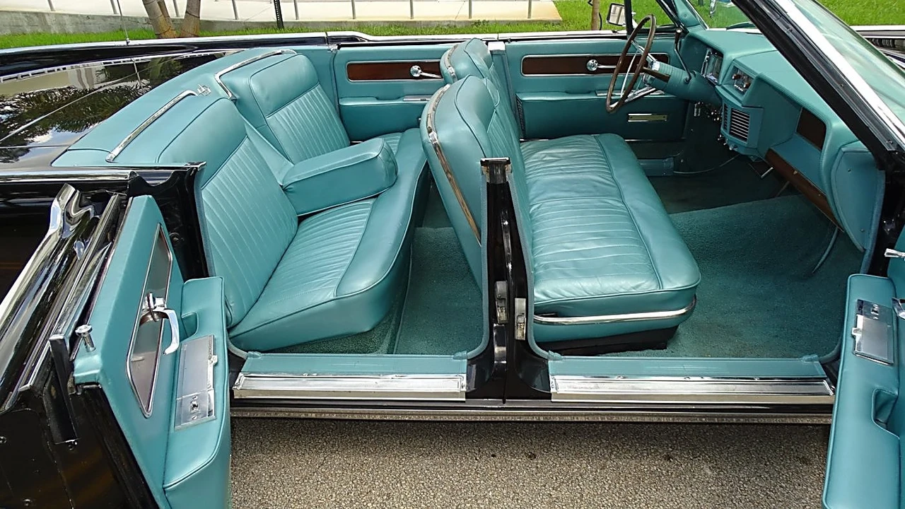 1962 Lincoln Continental 4th Gen - Image 17 of 24