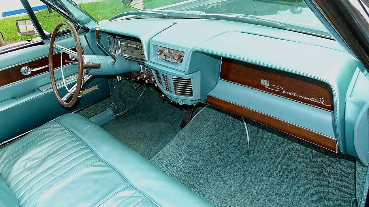 1962 Lincoln Continental 4th Gen - Image 15 of 24
