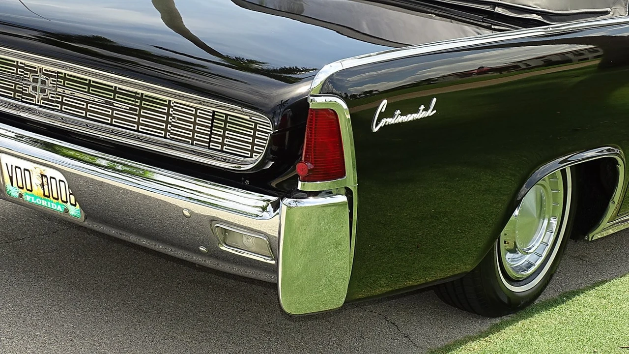 1962 Lincoln Continental 4th Gen - Image 10 of 24