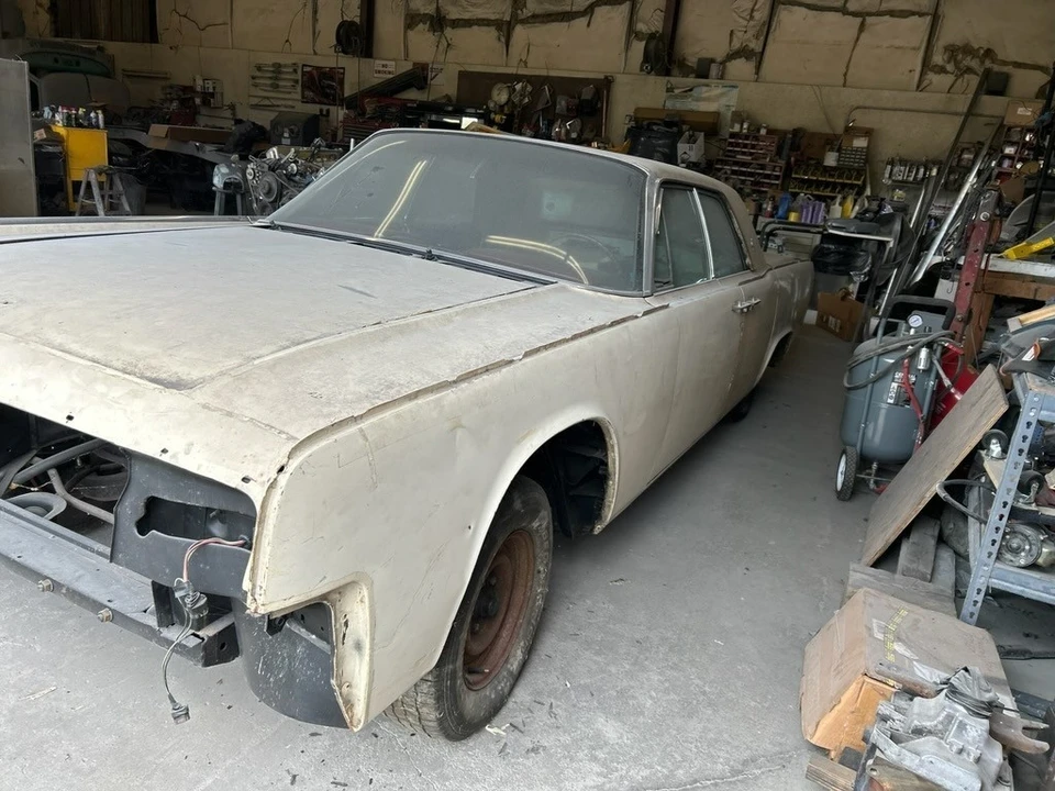 1962 Lincoln Continental 4th Gen - Image 4 of 14