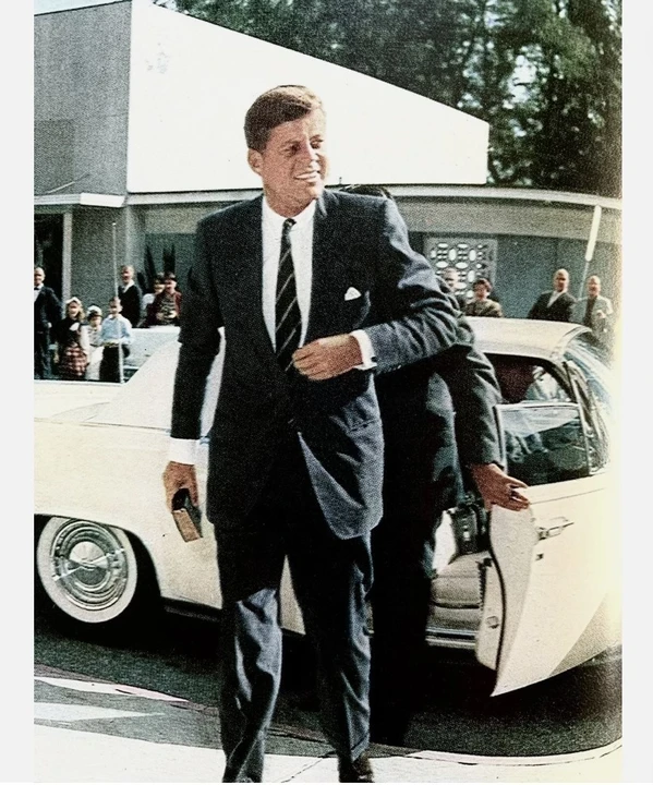 1962 Lincoln Continental 4th Gen - Image 12 of 14