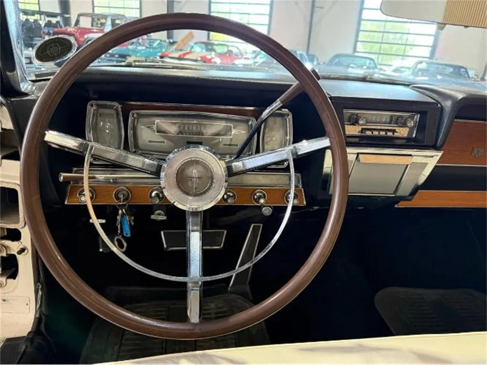 1962 Lincoln Continental 4th Gen - Image 11 of 30