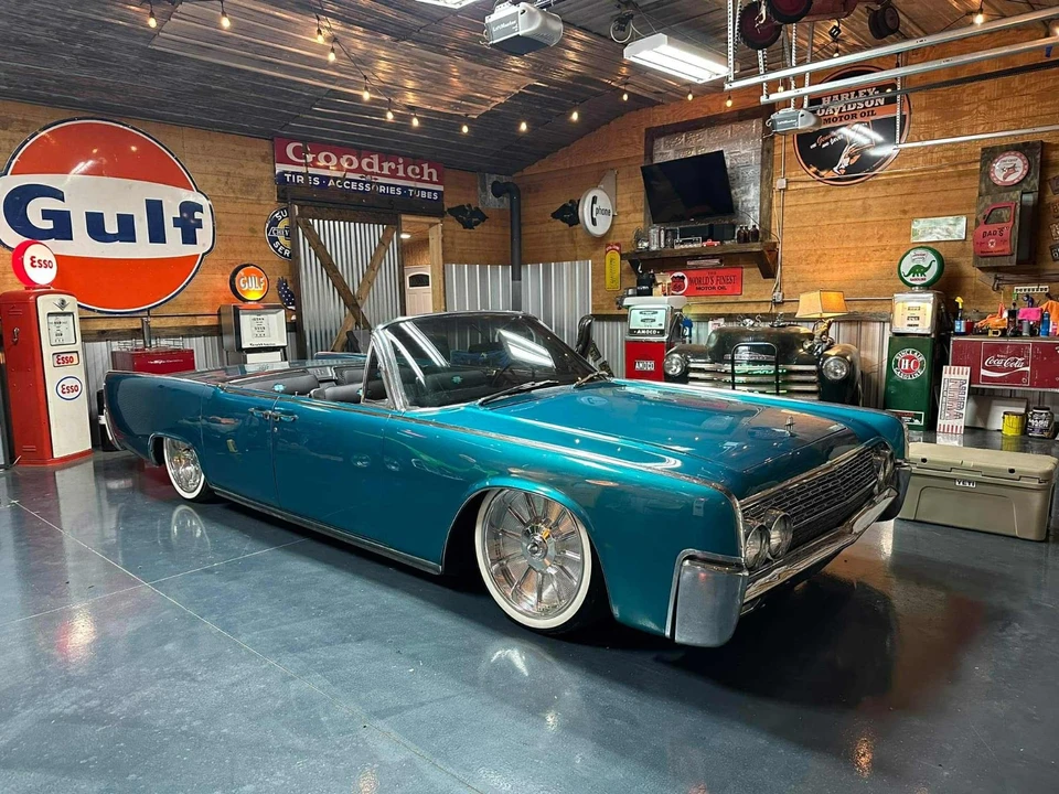 1962 Lincoln Continental 4th Gen - Image 2 of 19