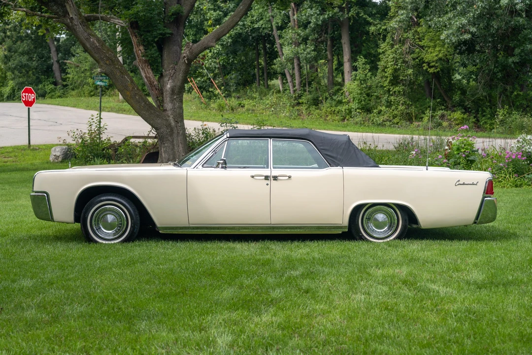 1962 Lincoln Continental 4th Gen - Image 10 of 31