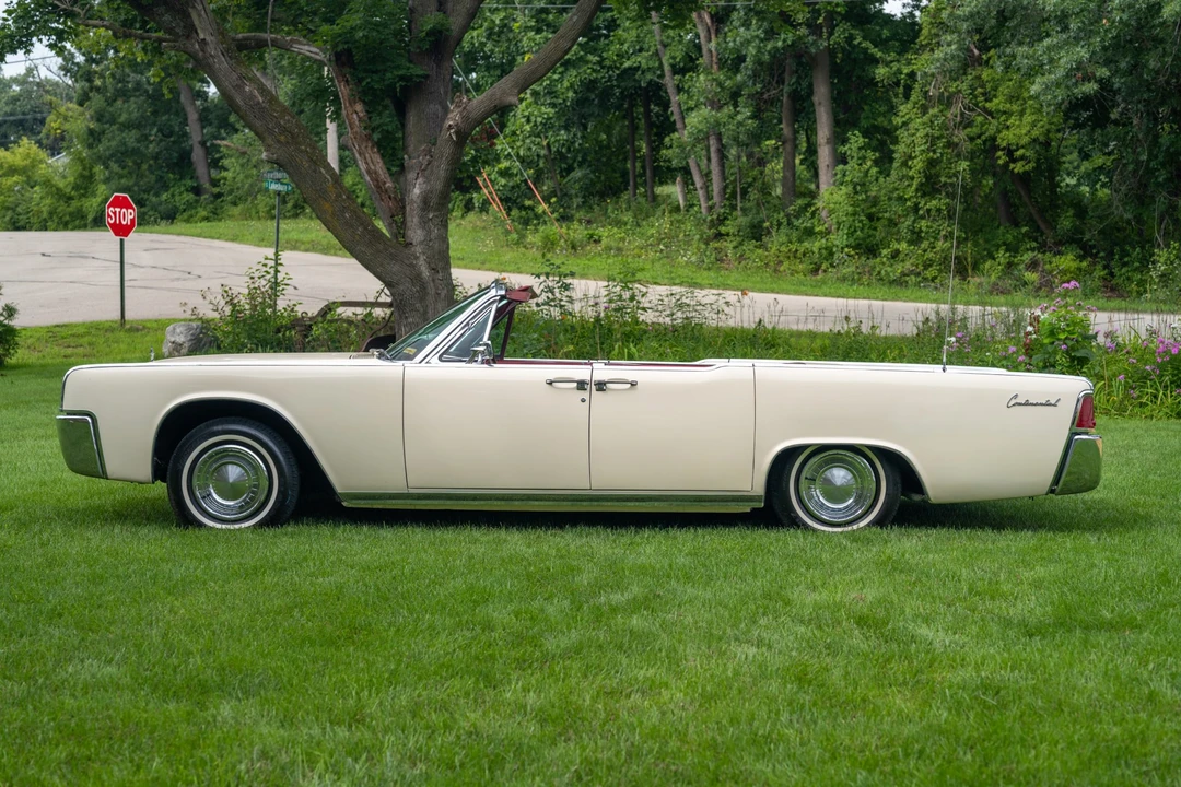 1962 Lincoln Continental 4th Gen - Image 2 of 31