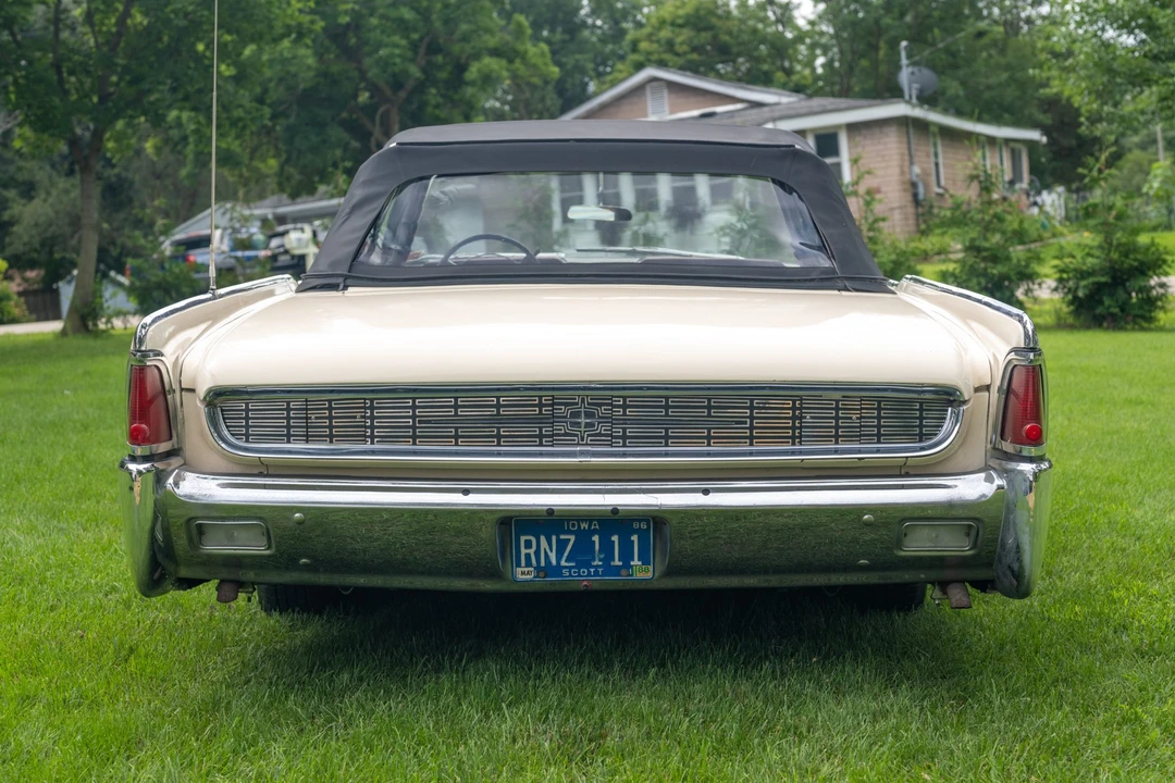 1962 Lincoln Continental 4th Gen - Image 12 of 31