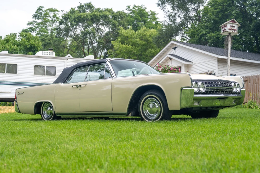 1962 Lincoln Continental 4th Gen - Image 17 of 31