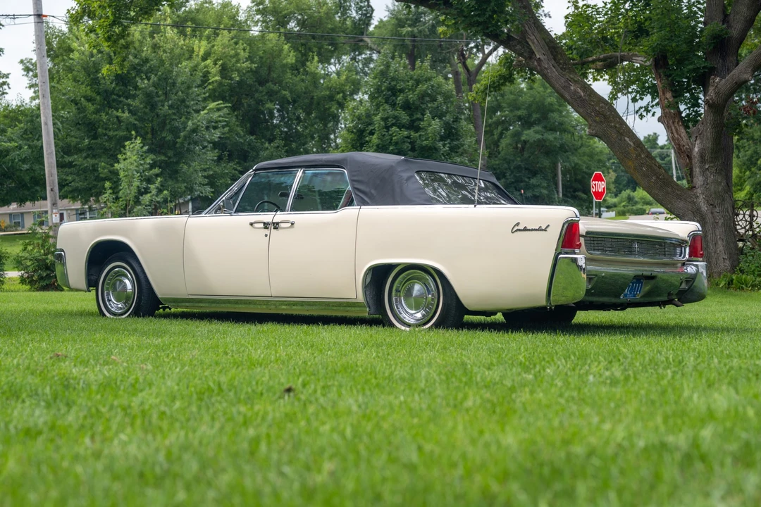 1962 Lincoln Continental 4th Gen - Image 18 of 31