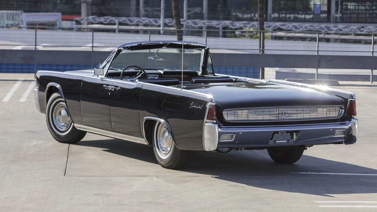 1962 Lincoln Continental 4th Gen - Image 17 of 31