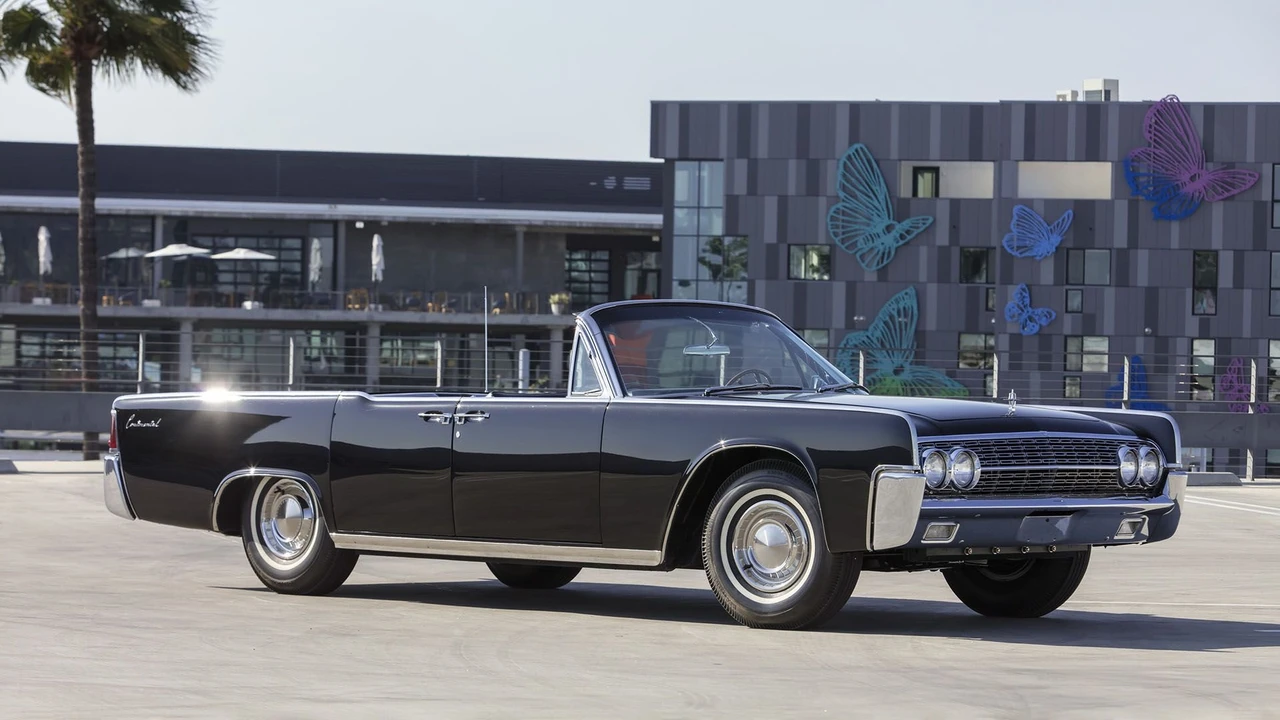 1962 Lincoln Continental 4th Gen - Image 11 of 31