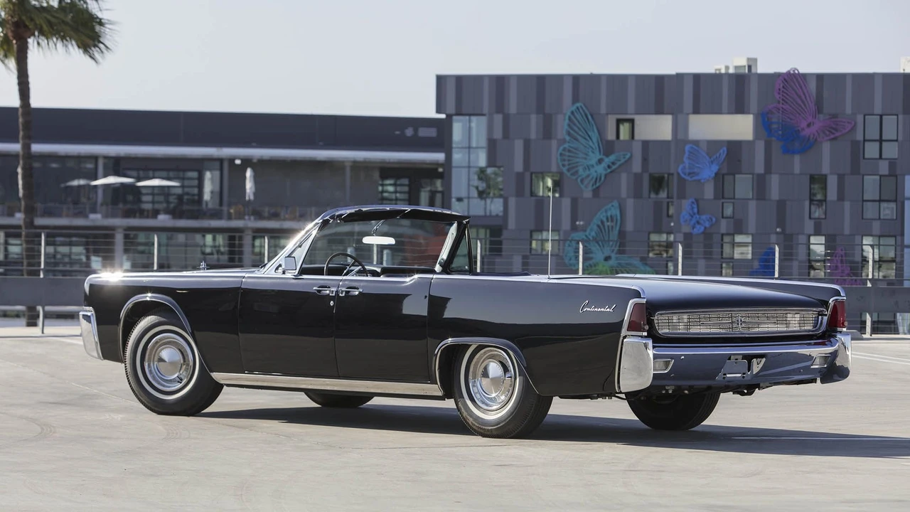 1962 Lincoln Continental 4th Gen - Image 14 of 31