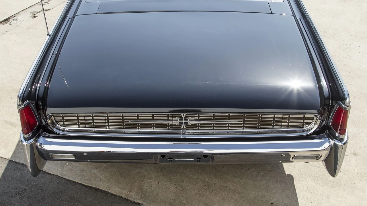 1962 Lincoln Continental 4th Gen - Image 18 of 31