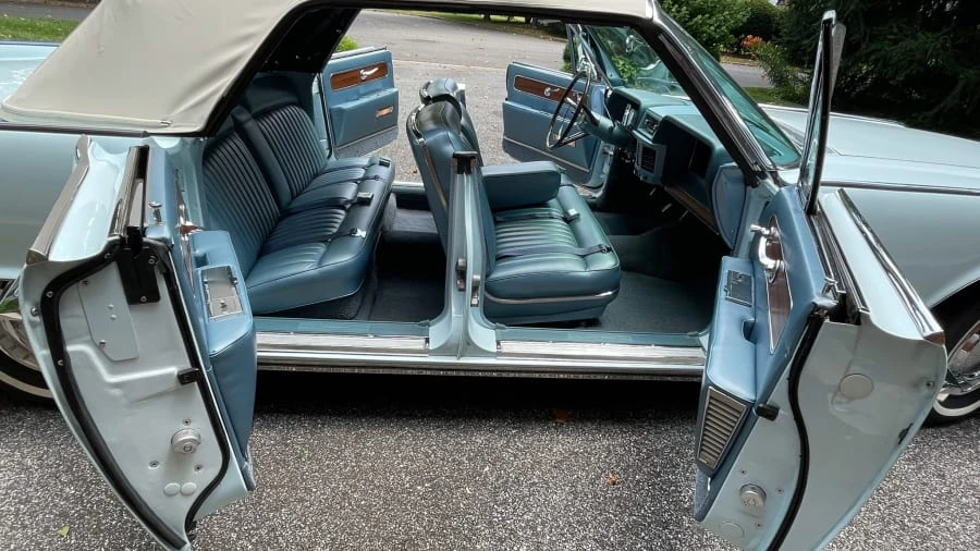 1962 Lincoln Continental 4th Gen - Image 18 of 31