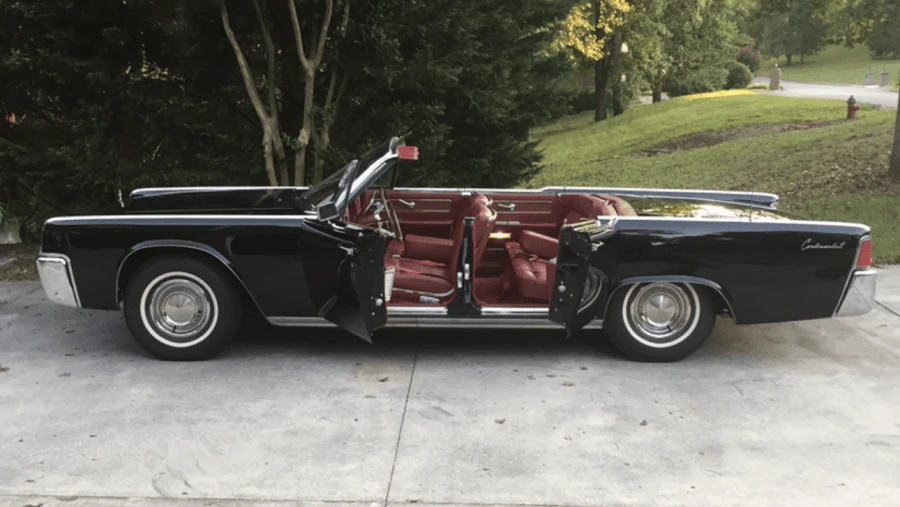 1962 Lincoln Continental 4th Gen - Image 2 of 31