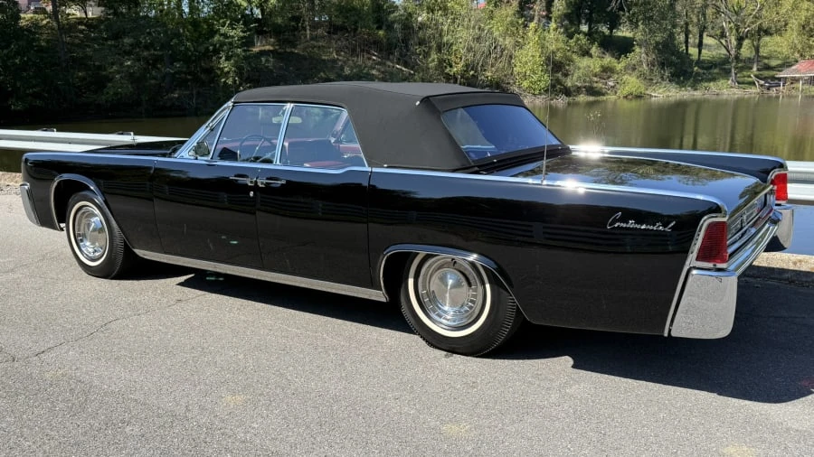 1962 Lincoln Continental 4th Gen - Image 15 of 31