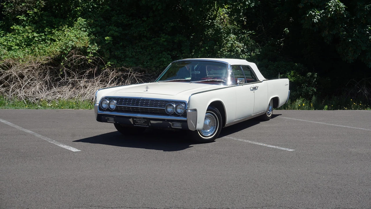 1962 Lincoln Continental 4th Gen - Image 2 of 31
