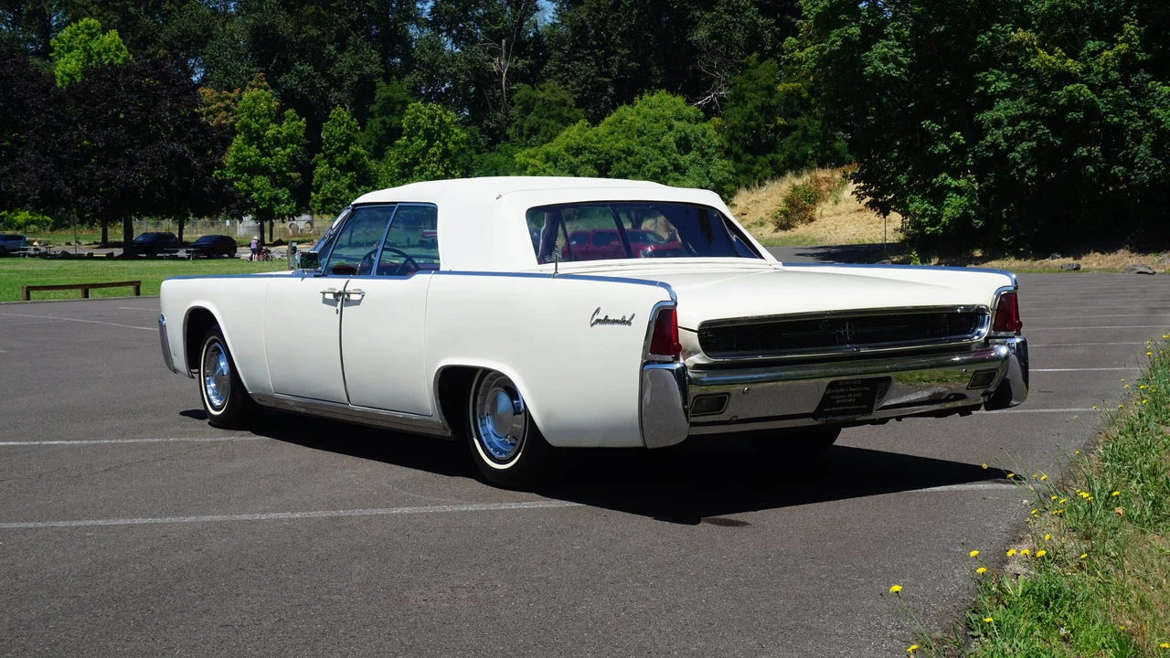 1962 Lincoln Continental 4th Gen - Image 12 of 31
