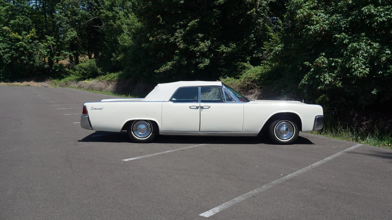 1962 Lincoln Continental 4th Gen - Image 8 of 31