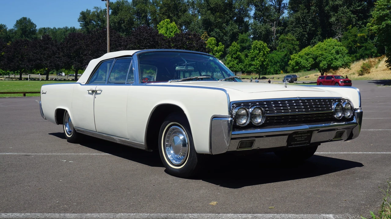 1962 Lincoln Continental 4th Gen - Image 6 of 31