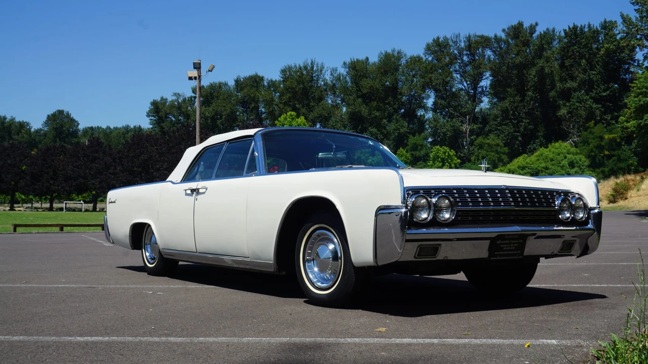 1962 Lincoln Continental 4th Gen - Image 7 of 31