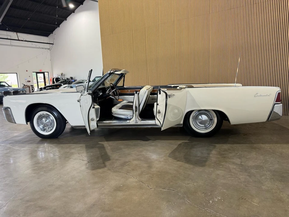 1962 Lincoln Continental 4th Gen - Image 27 of 31