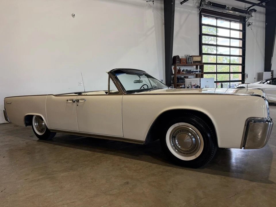 1962 Lincoln Continental 4th Gen - Image 9 of 31