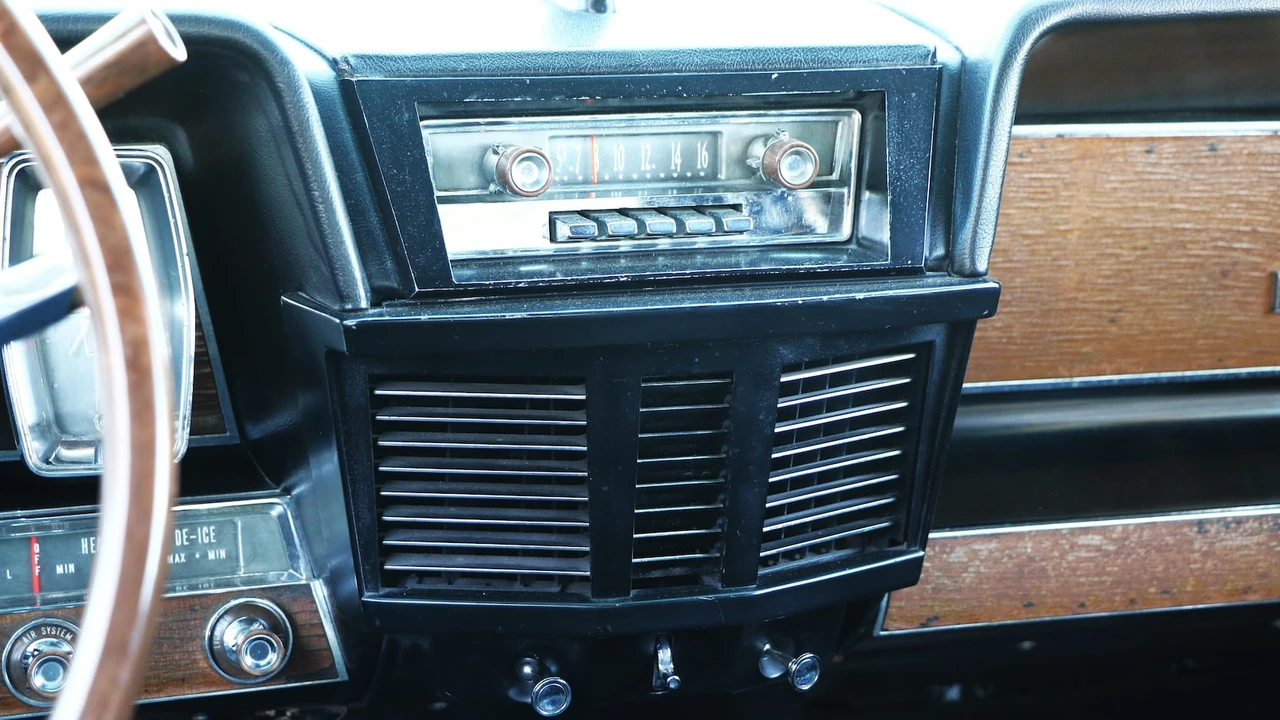 1962 Lincoln Continental 4th Gen - Image 16 of 31