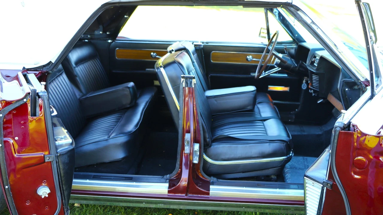 1962 Lincoln Continental 4th Gen - Image 26 of 31