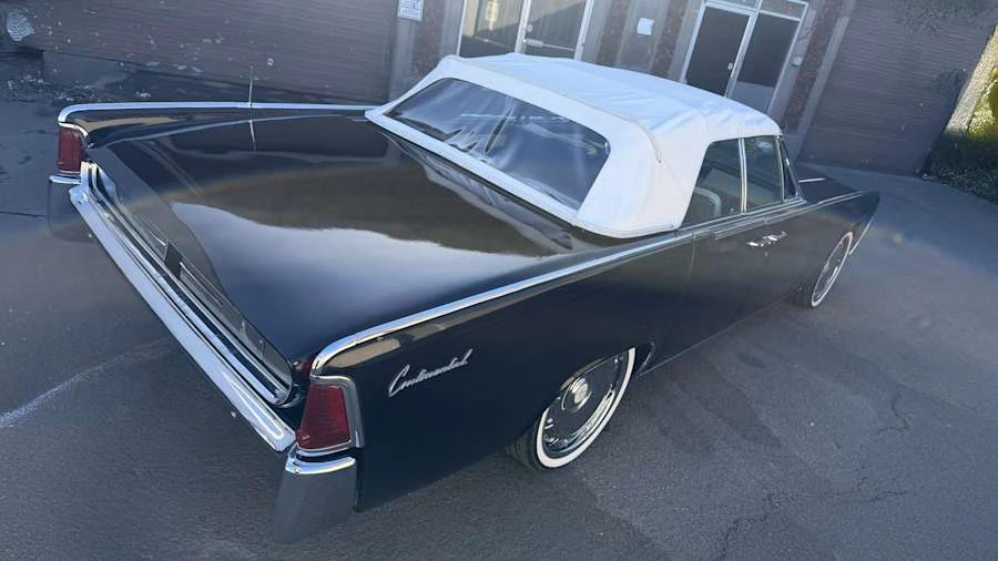 1962 Lincoln Continental 4th Gen - Image 25 of 31
