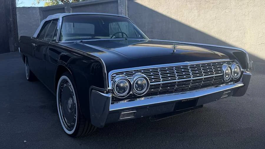 1962 Lincoln Continental 4th Gen - Image 30 of 31