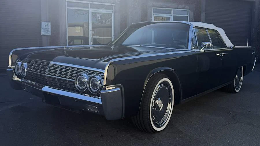 1962 Lincoln Continental 4th Gen - Image 12 of 31