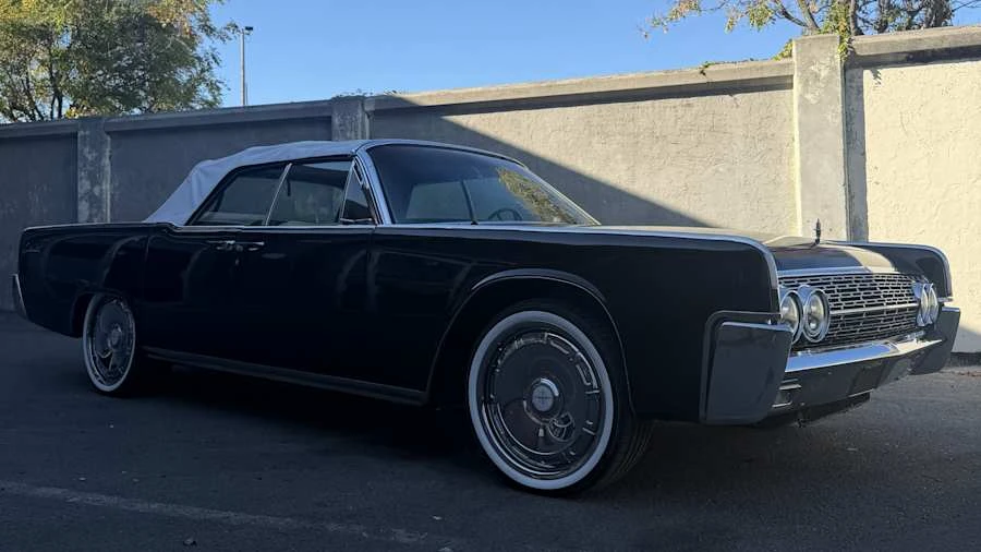 1962 Lincoln Continental 4th Gen - Image 18 of 31