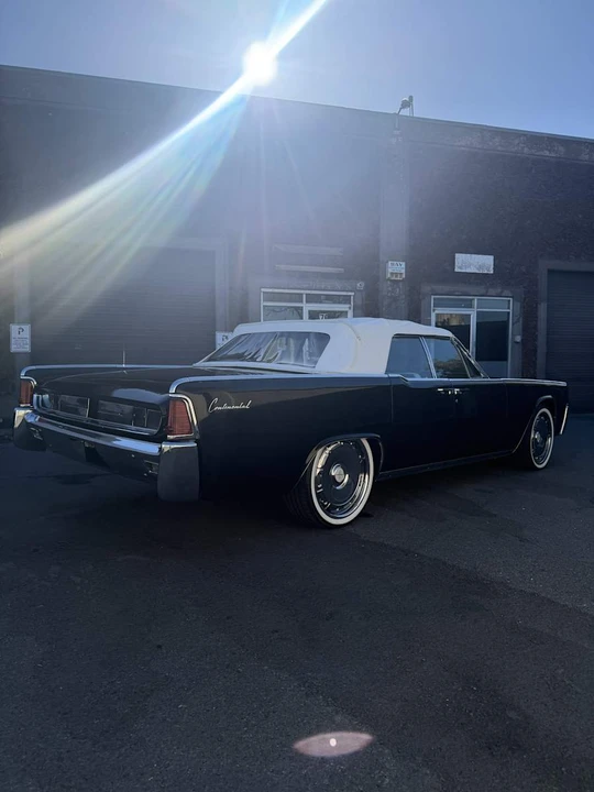 1962 Lincoln Continental 4th Gen - Image 13 of 31