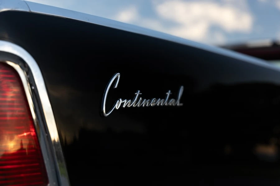 1962 Lincoln Continental 4th Gen - Image 11 of 31