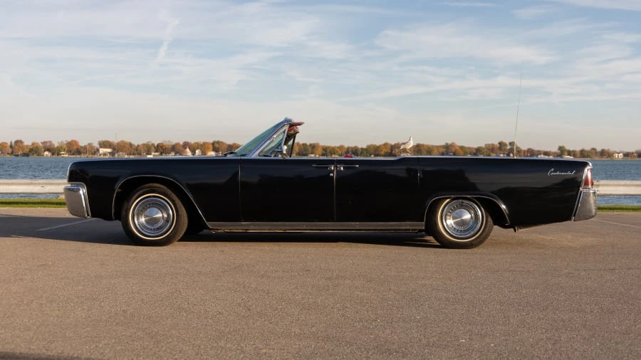 1962 Lincoln Continental 4th Gen - Image 2 of 31