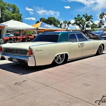 1962 Lincoln Continental Sedan