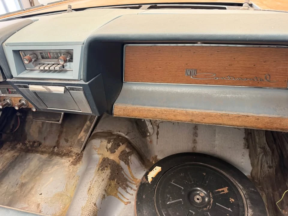 1962 Lincoln Continental 4th Gen - Image 8 of 15