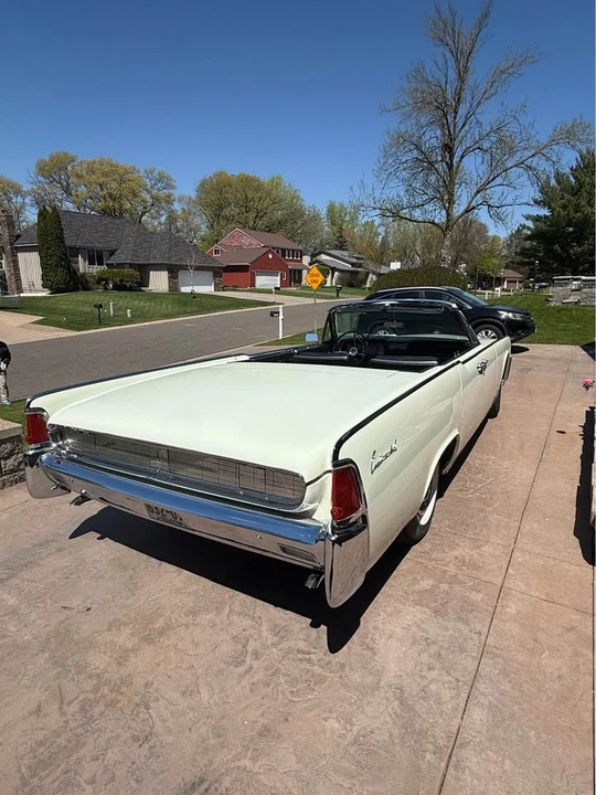 1962 Lincoln Continental 4th Gen - Image 11 of 11