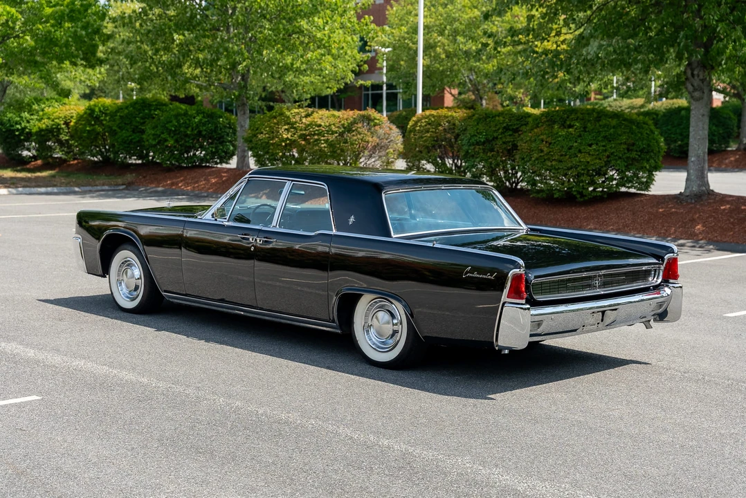 1962 Lincoln Continental 4th Gen - Image 11 of 31