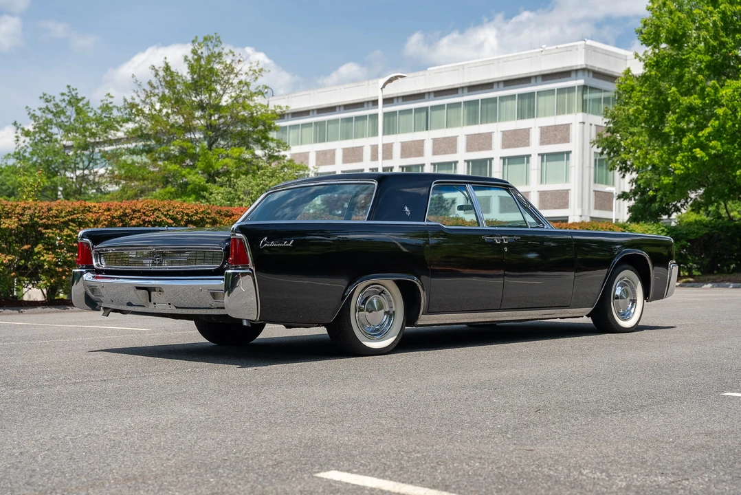 1962 Lincoln Continental 4th Gen - Image 14 of 31