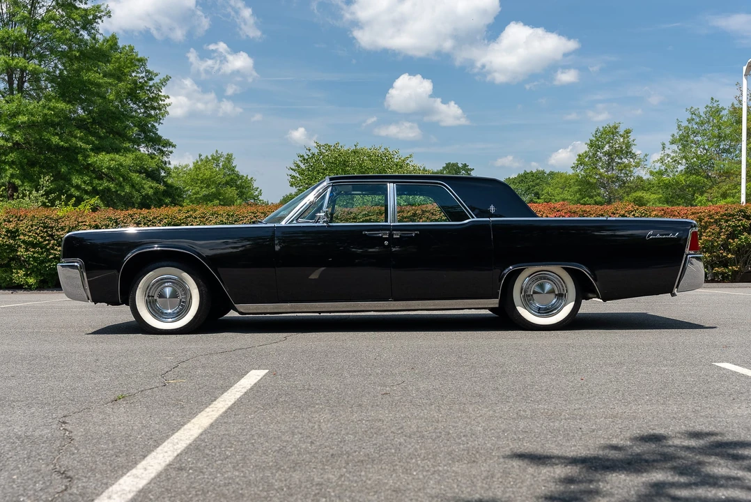 1962 Lincoln Continental 4th Gen - Image 8 of 31