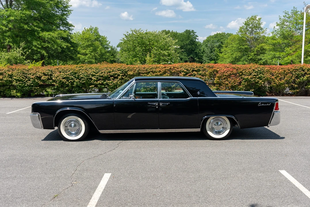 1962 Lincoln Continental 4th Gen - Image 9 of 31
