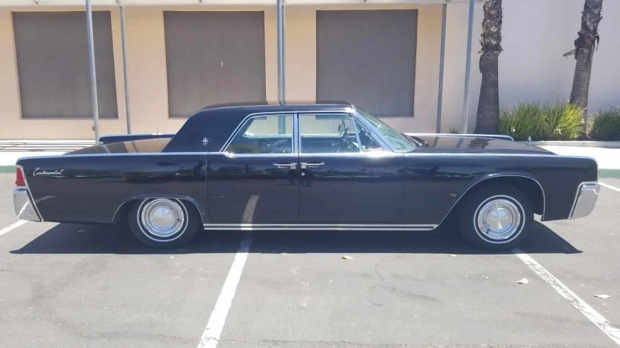 1962 Lincoln Continental 4th Gen - Image 12 of 13
